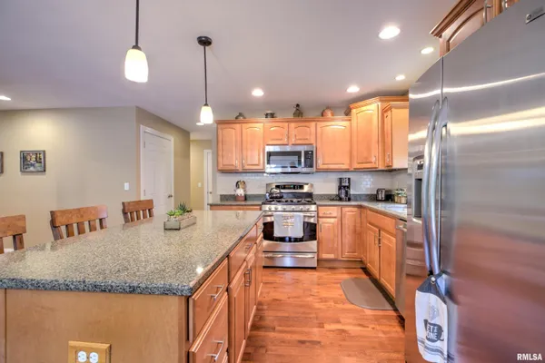 $374,900 | 1913 Dane - Kelsey Drive, Pekin, IL 61554