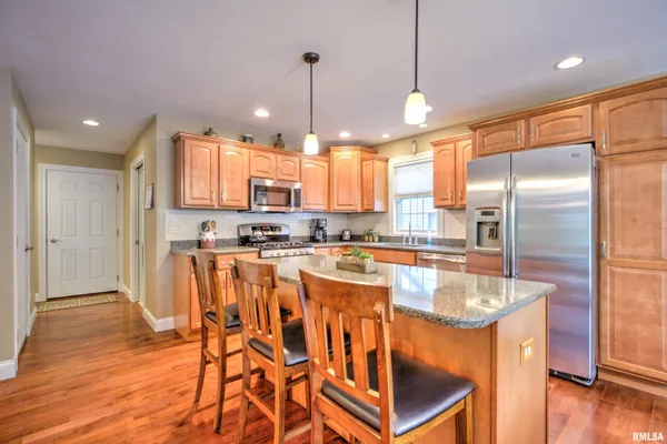 $374,900 | 1913 Dane - Kelsey Drive, Pekin, IL 61554