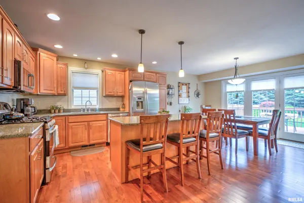 $374,900 | 1913 Dane - Kelsey Drive, Pekin, IL 61554