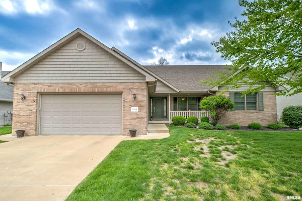 $374,900 | 1913 Dane - Kelsey Drive, Pekin, IL 61554
