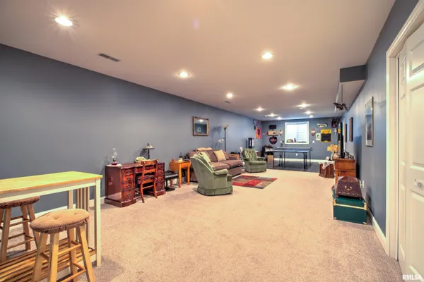 $374,900 | 1913 Dane - Kelsey Drive, Pekin, IL 61554