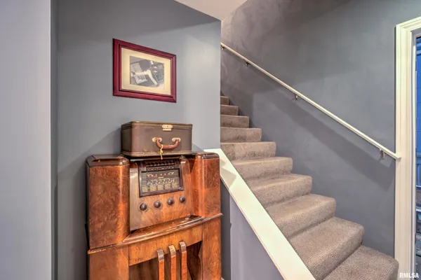 $374,900 | 1913 Dane - Kelsey Drive, Pekin, IL 61554
