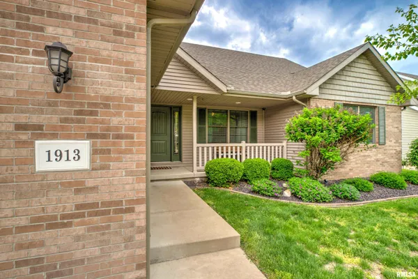 $374,900 | 1913 Dane - Kelsey Drive, Pekin, IL 61554