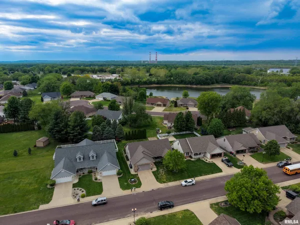 $374,900 | 1913 Dane - Kelsey Drive, Pekin, IL 61554