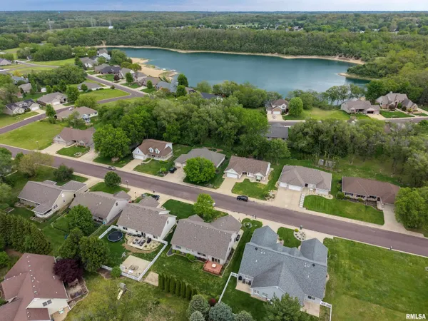 $374,900 | 1913 Dane - Kelsey Drive, Pekin, IL 61554