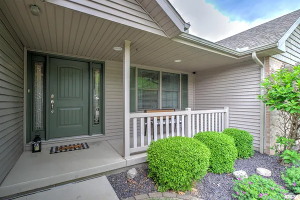 $374,900 | 1913 Dane - Kelsey Drive, Pekin, IL 61554
