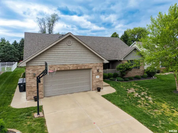 $374,900 | 1913 Dane - Kelsey Drive, Pekin, IL 61554
