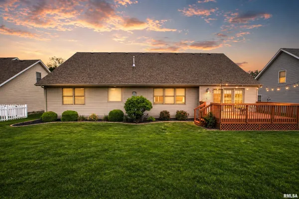 $374,900 | 1913 Dane - Kelsey Drive, Pekin, IL 61554