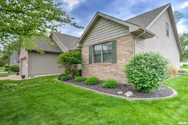 $374,900 | 1913 Dane - Kelsey Drive, Pekin, IL 61554