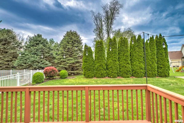 $374,900 | 1913 Dane - Kelsey Drive, Pekin, IL 61554