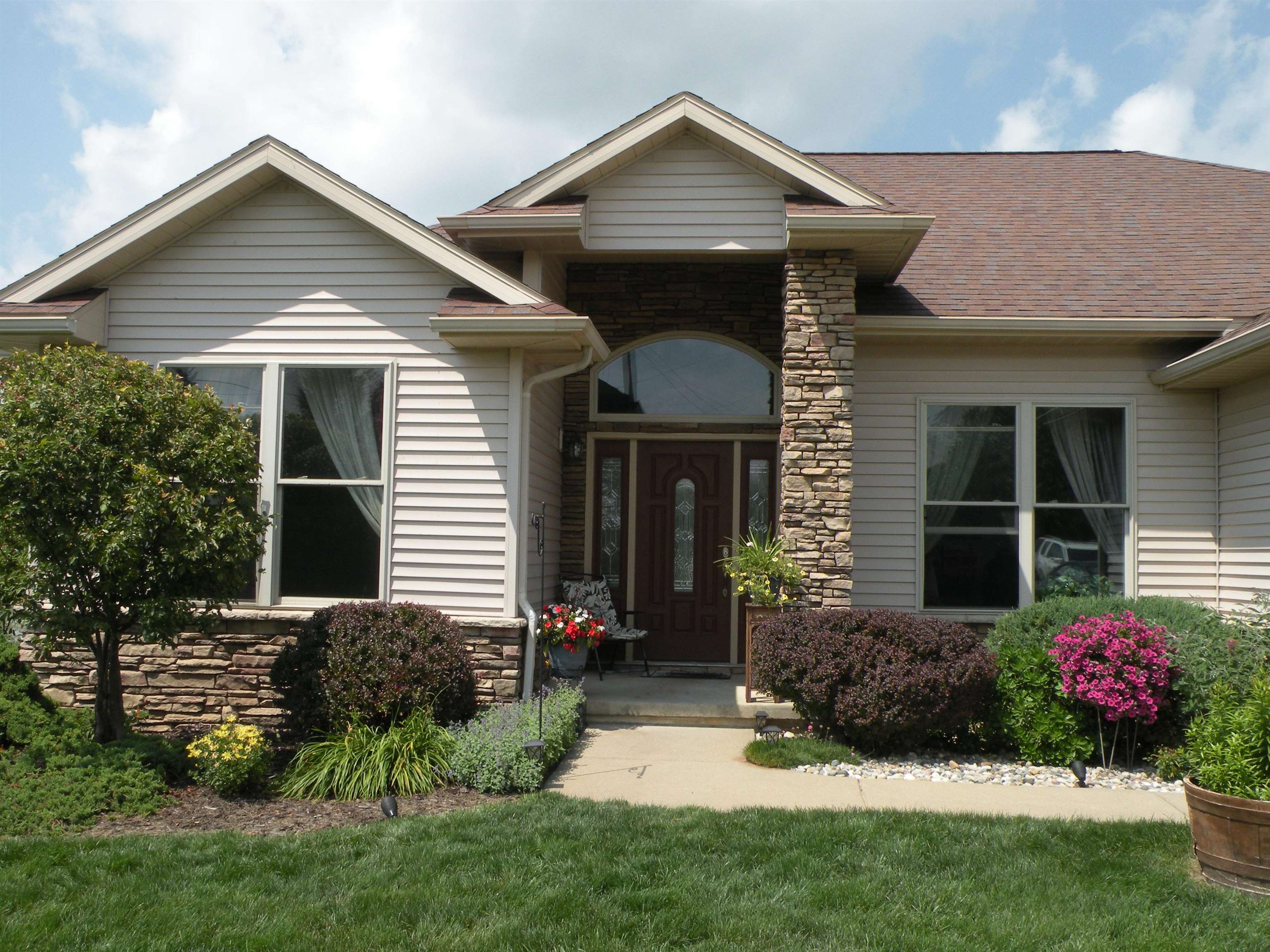 5375 Shipman Road Corunna, MI 48817 - Photo 2 of 37 50118495-1.JPG