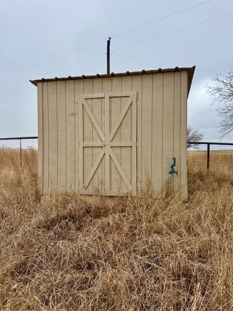702 County Road 3597 Boyd, TX 76023 - Photo 6 of 19 a view of a backyard with tub