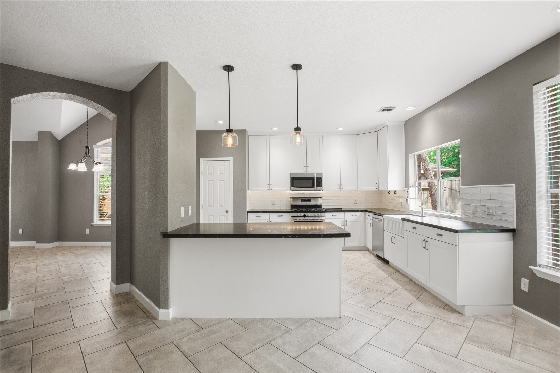 20907 Nettlebrook Lane Katy, TX 77450 - Photo 2 of 46 It’s a space that keeps up with real life, from quick mornings to full dinners at home.