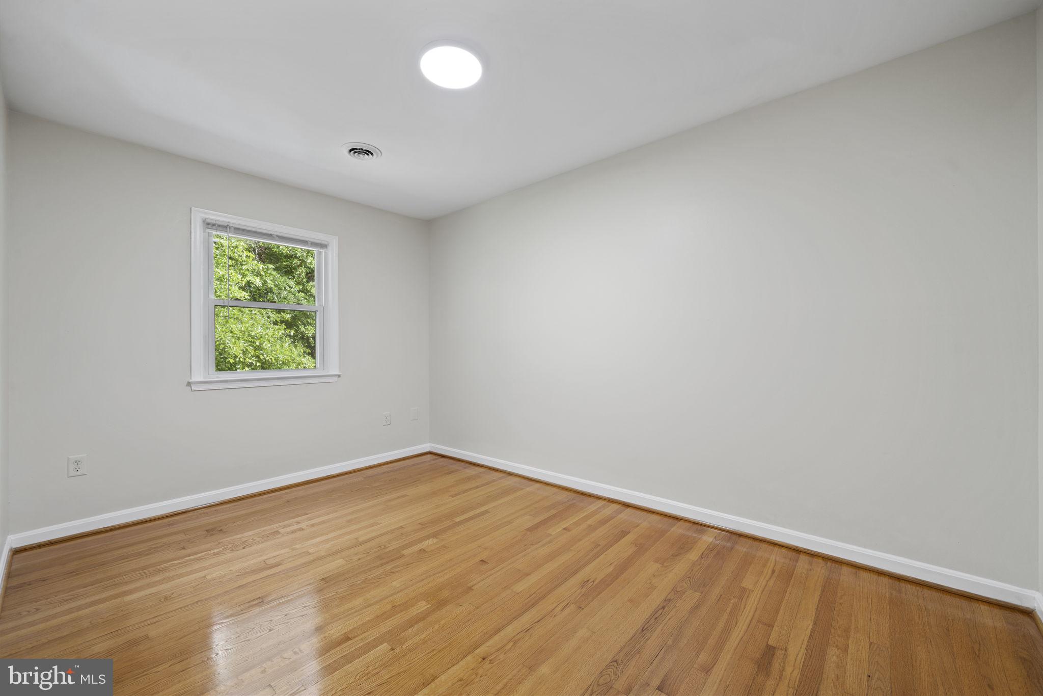 451 Ridgemore Street Fredericksburg, VA 22405 - Photo 15 of 29 2nd bedroom