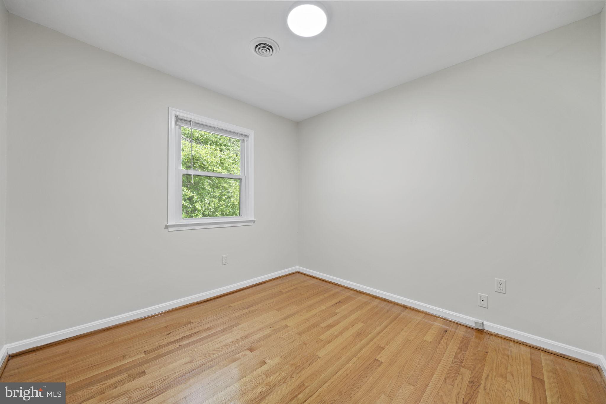 451 Ridgemore Street Fredericksburg, VA 22405 - Photo 16 of 29 3rd bedroom