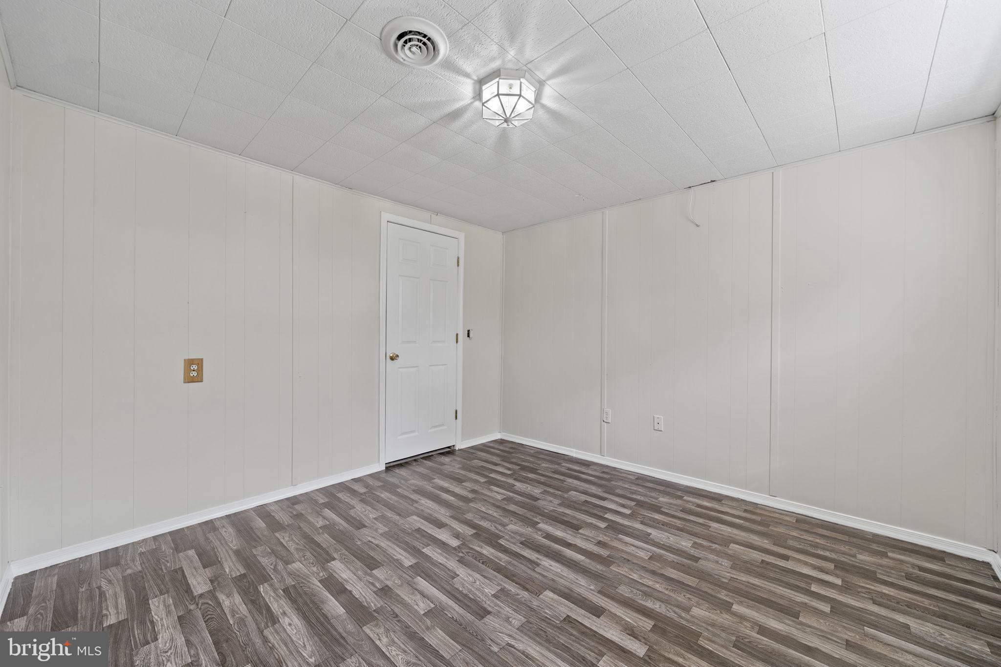 451 Ridgemore Street Fredericksburg, VA 22405 - Photo 19 of 29 Office