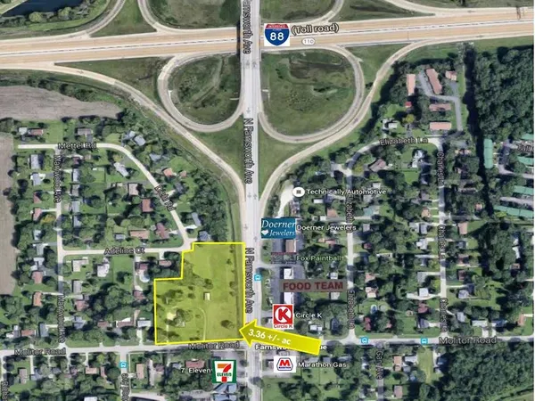 view of an outdoor space with garden