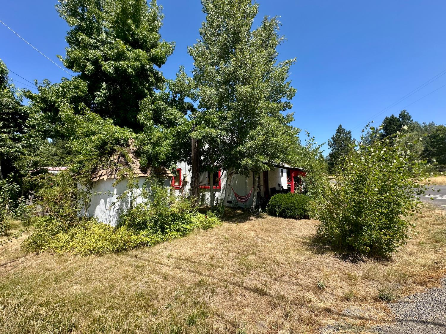 4550 Moran Road Avery, CA 95224 - Photo 11 of 31 a front view of a house with a yard