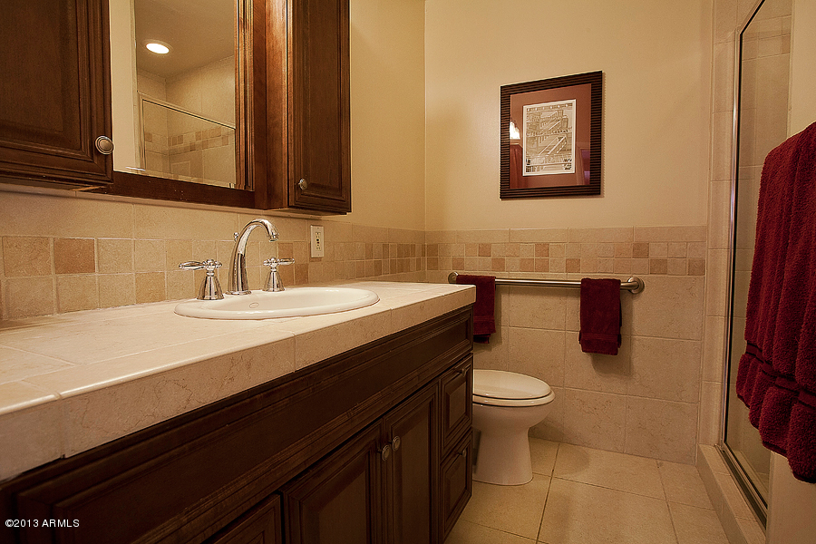 180 East Coronado Road, Unit 67 Phoenix, AZ 85004 - Photo 11 of 14 Updated Guest Bath