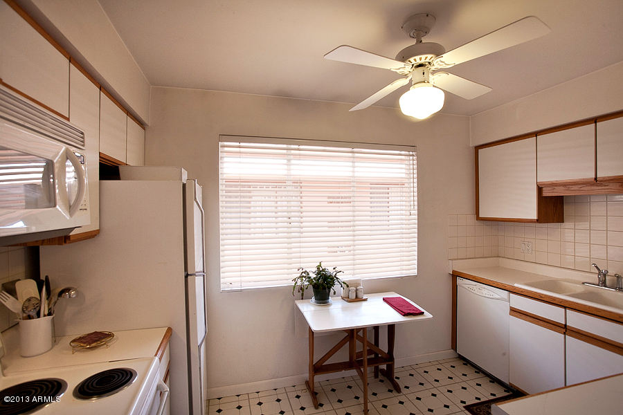 180 East Coronado Road, Unit 67 Phoenix, AZ 85004 - Photo 4 of 14 Bright Kitchen with Huge Window