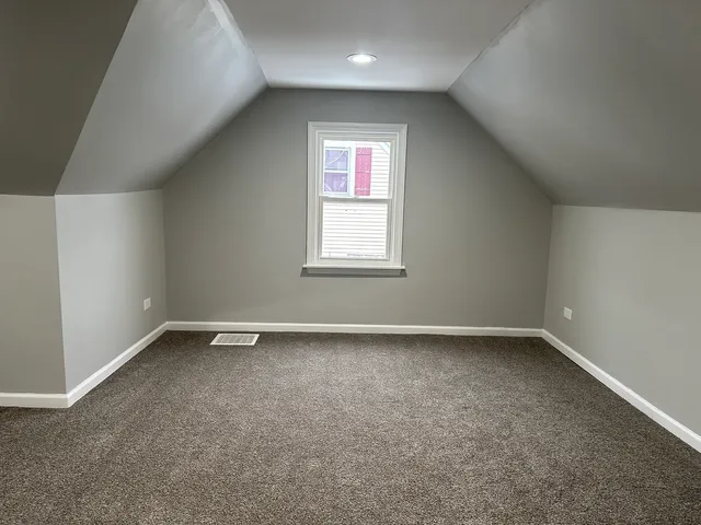 $1,800 | 905 Tomahawk Trail, Round Lake, IL 60073