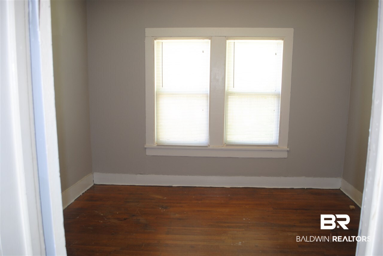 2213 Weaver Road Mobile, AL 36605 - Photo 15 of 25