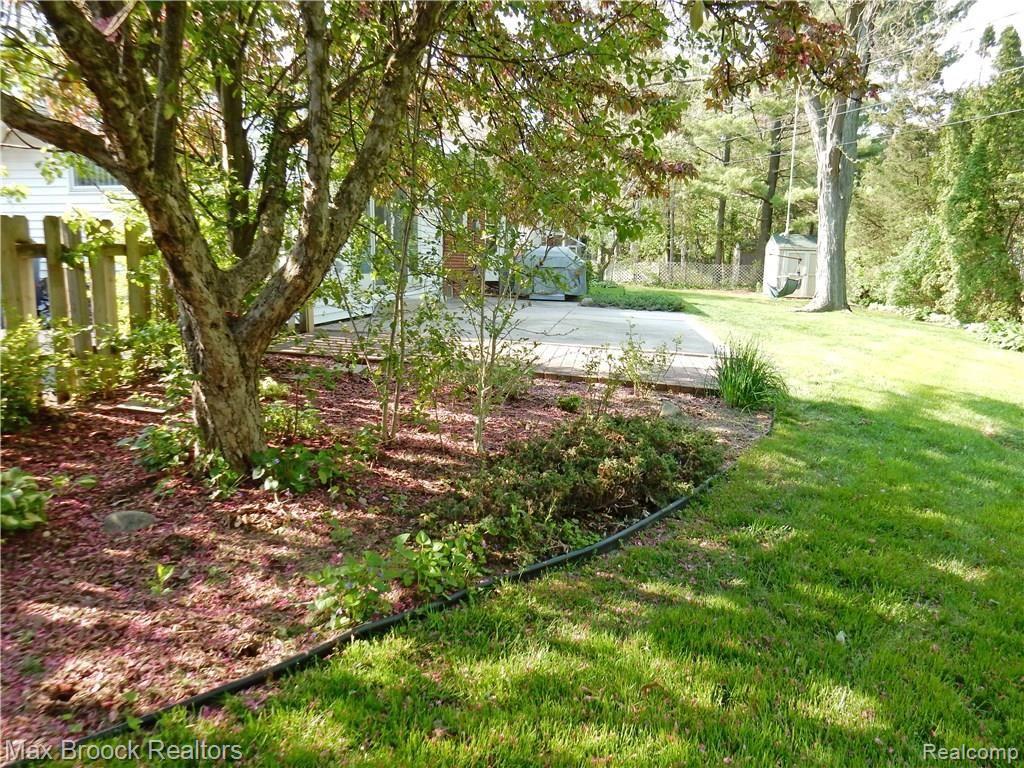 7047 Springridge Road West Bloomfield, MI 48322 - Photo 17 of 32