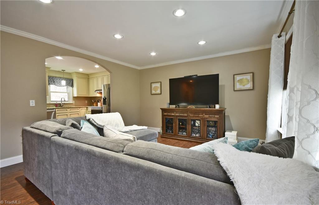 564 Heatherton Lane Rural Hall, NC 27045 - Photo 3 of 15 Gallery Image 3