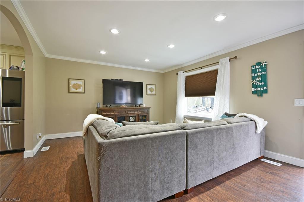 564 Heatherton Lane Rural Hall, NC 27045 - Photo 4 of 15 Gallery Image 4
