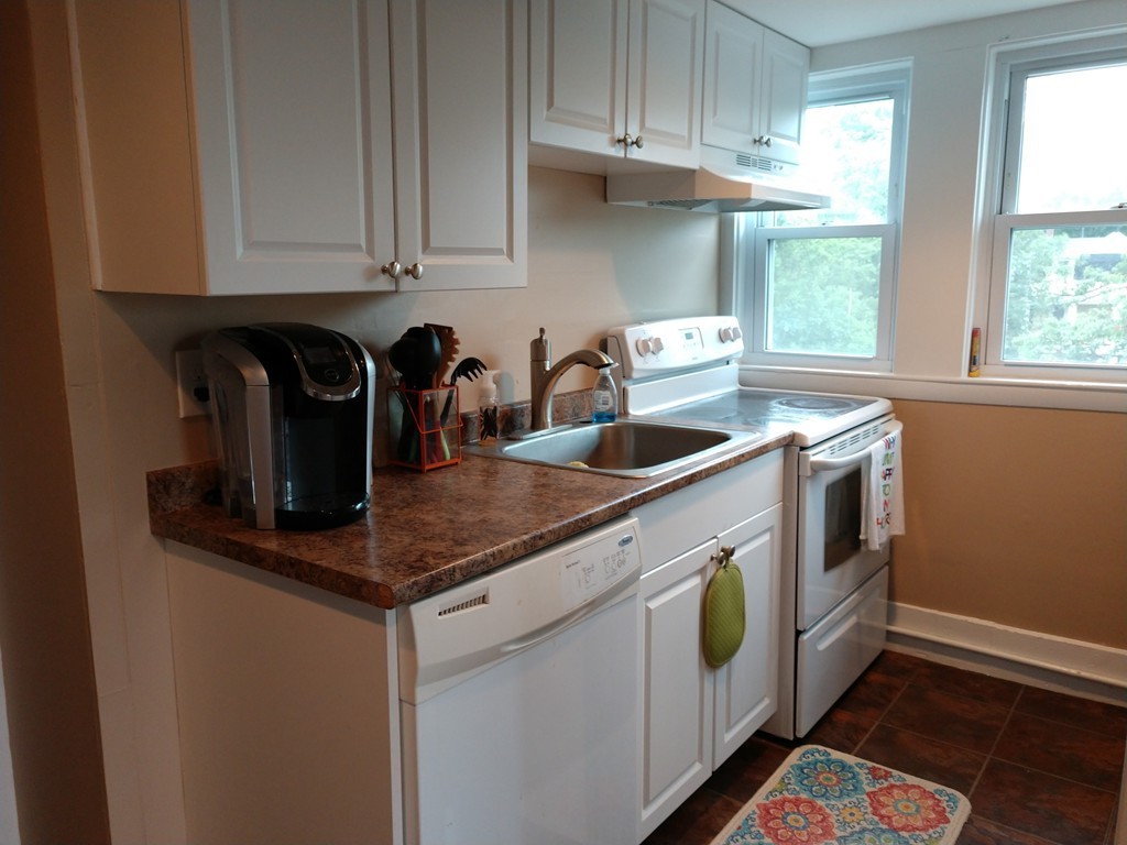 5 Seaward Road, Unit 3 Wellesley, MA 02481 - Photo 5 of 10