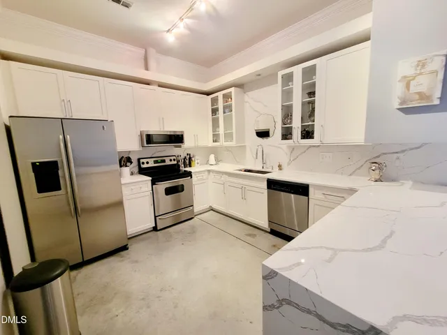 $2,295 | 319 Fayetteville Street, Unit 406, Raleigh, NC 27601