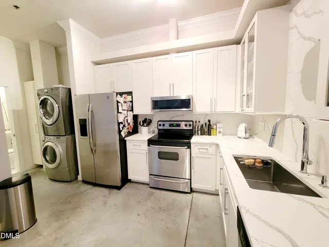 $2,295 | 319 Fayetteville Street, Unit 406, Raleigh, NC 27601