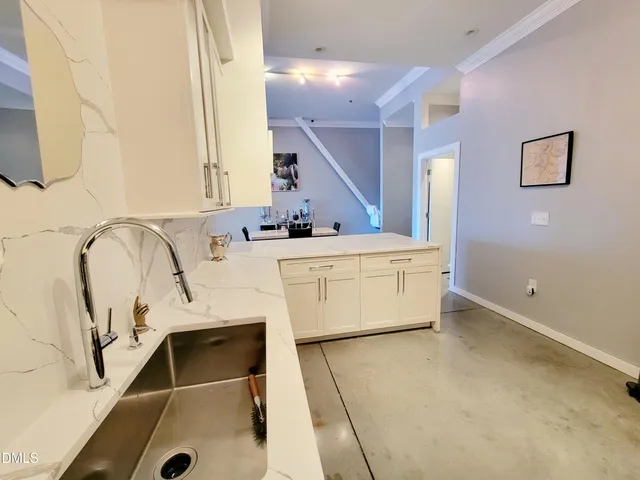 $2,295 | 319 Fayetteville Street, Unit 406, Raleigh, NC 27601