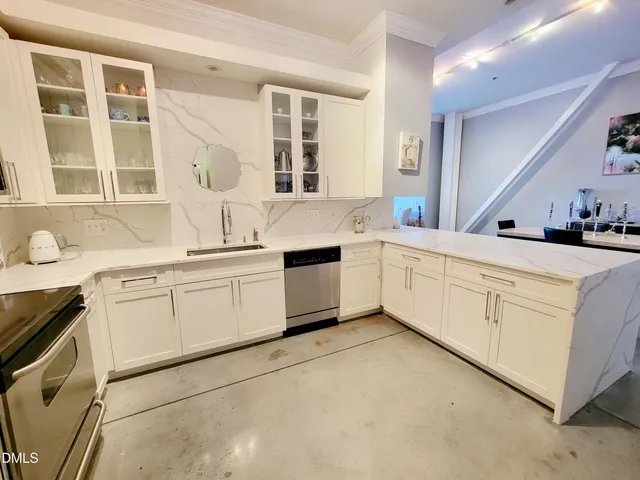 $2,295 | 319 Fayetteville Street, Unit 406, Raleigh, NC 27601