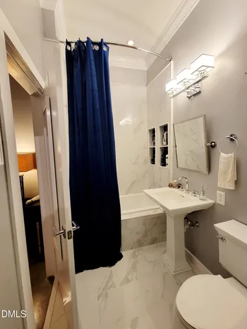 $2,295 | 319 Fayetteville Street, Unit 406, Raleigh, NC 27601