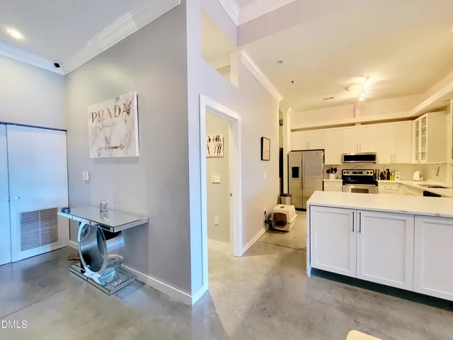 $2,295 | 319 Fayetteville Street, Unit 406, Raleigh, NC 27601