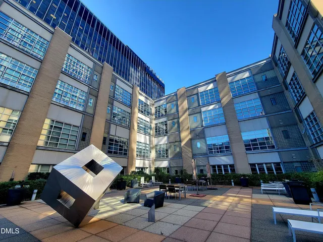 $2,295 | 319 Fayetteville Street, Unit 406, Raleigh, NC 27601