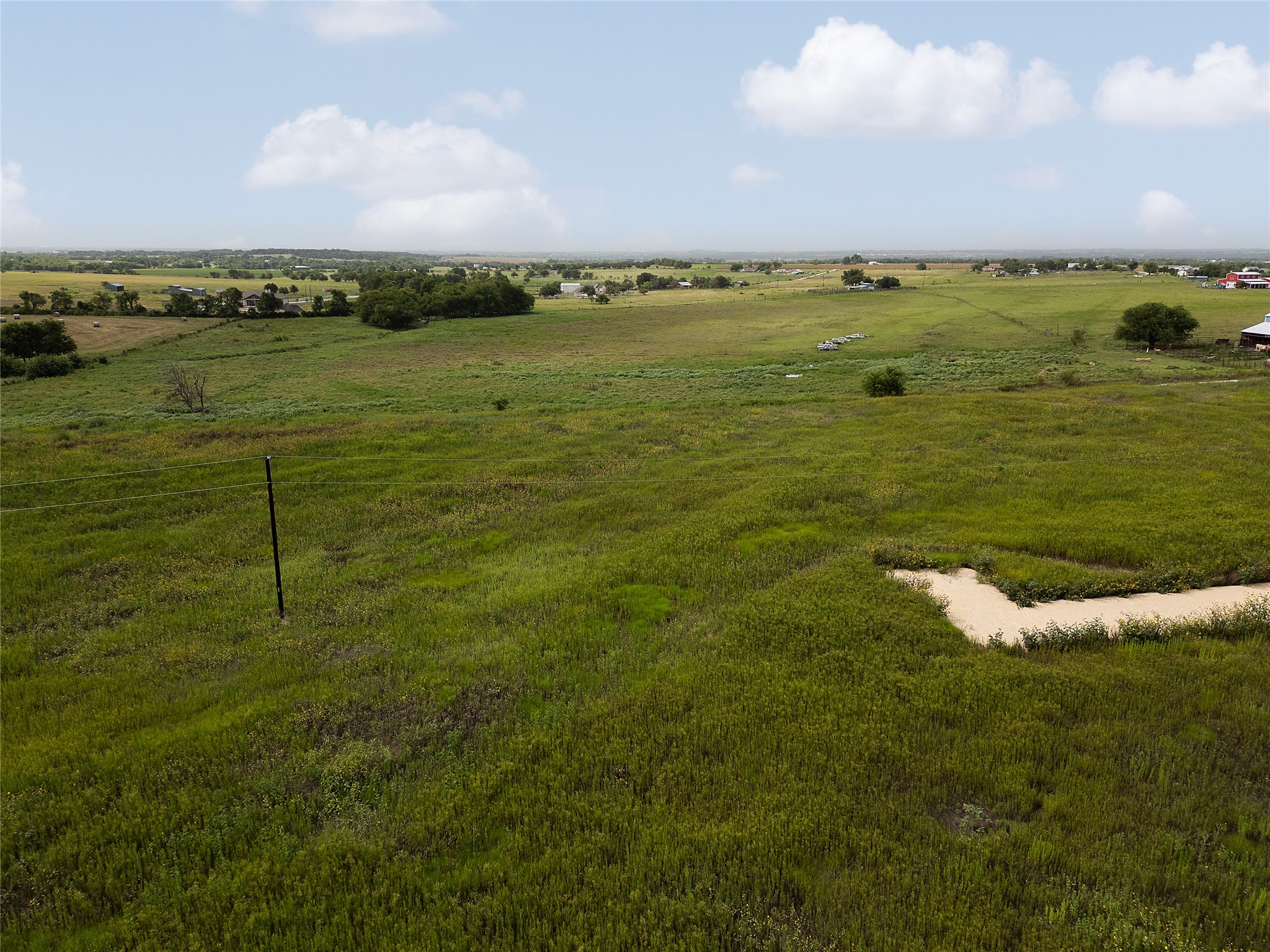 110 County Road 153 Georgetown, TX 78626 - Photo 4 of 5