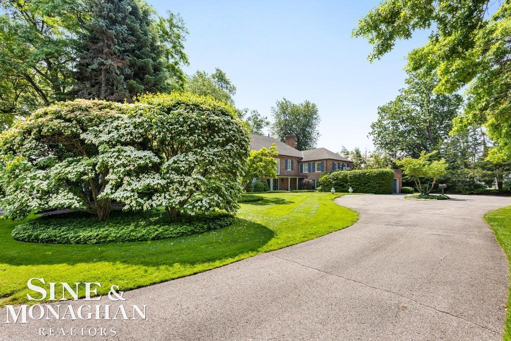 681 Lake Shore Road Grosse Pointe, MI 48236 - Photo 66 of 75 50114891-65.JPG