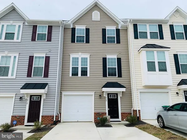 $2,450 | 408 Streamview Drive, Fredericksburg, VA 22405