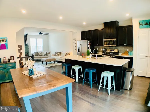 $2,450 | 408 Streamview Drive, Fredericksburg, VA 22405