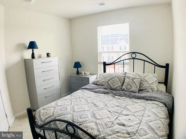 $2,450 | 408 Streamview Drive, Fredericksburg, VA 22405