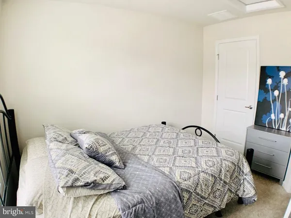 $2,450 | 408 Streamview Drive, Fredericksburg, VA 22405