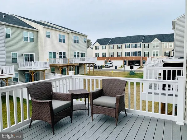 $2,450 | 408 Streamview Drive, Fredericksburg, VA 22405