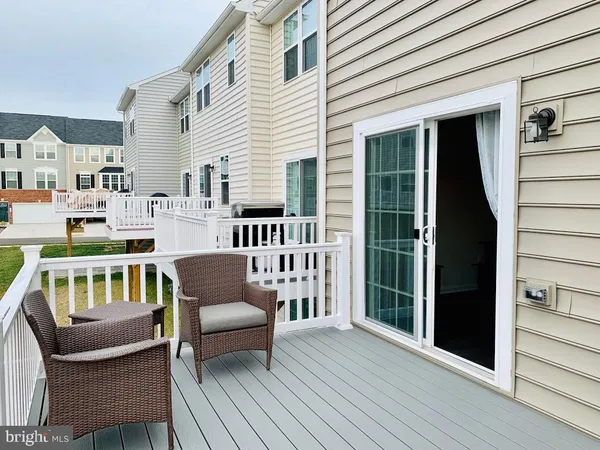 $2,450 | 408 Streamview Drive, Fredericksburg, VA 22405