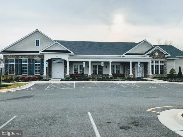 $2,450 | 408 Streamview Drive, Fredericksburg, VA 22405