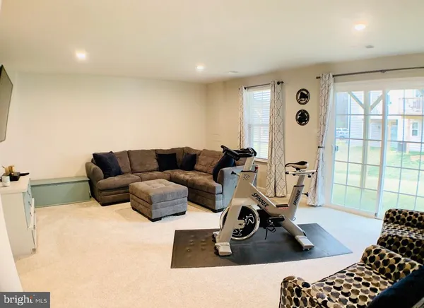 $2,450 | 408 Streamview Drive, Fredericksburg, VA 22405