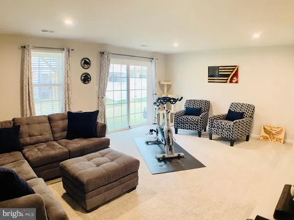 $2,450 | 408 Streamview Drive, Fredericksburg, VA 22405