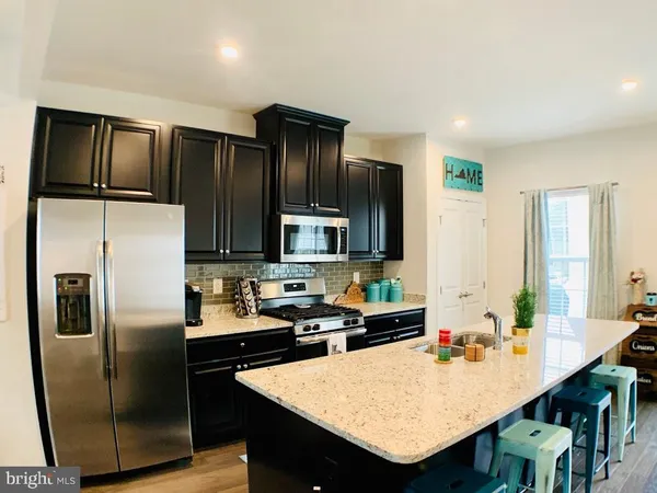 $2,450 | 408 Streamview Drive, Fredericksburg, VA 22405