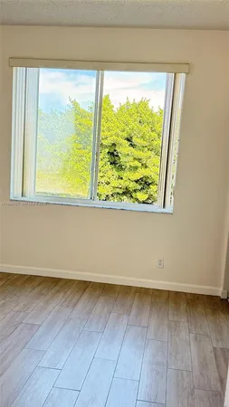 $2,400 | 16727 Hemingway Drive, Weston, FL 33326